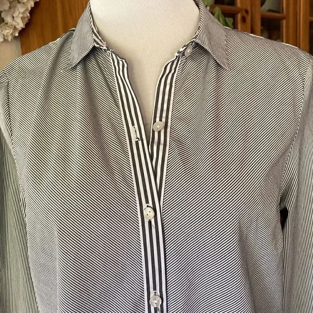 J Jill Black & White Striped Button Down Long Sleeve Shirt Size Medium